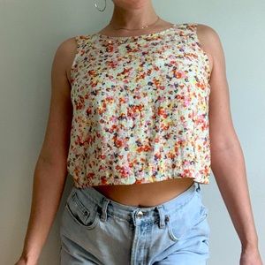 BCBGeneration floral linen crop top with cute backless, zip up cutouts